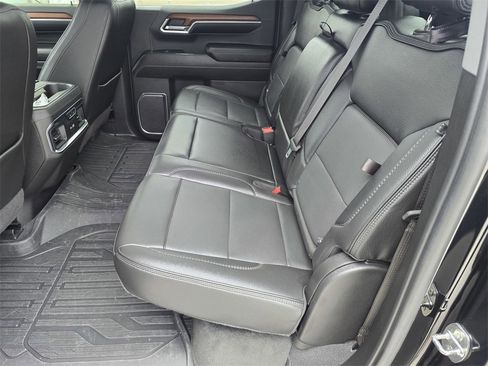 Used 2022 GMC Sierra 1500 Denali w/ Denali Reserve Package image 12