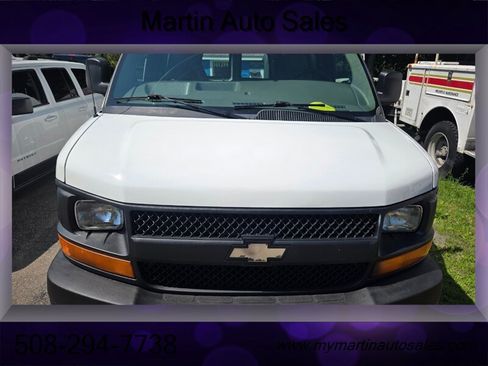 Used 2010 Chevrolet Express 2500 RWD image 3