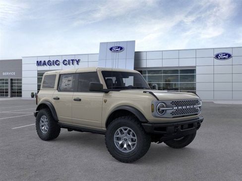 New 2025 Ford Bronco Badlands image 7