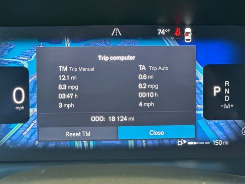 Certified 2025 Volvo XC40 B5 Plus AWD/4WD image 31