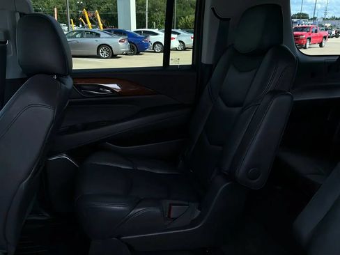 Used 2019 Cadillac Escalade ESV Premium Luxury AWD/4WD image 26