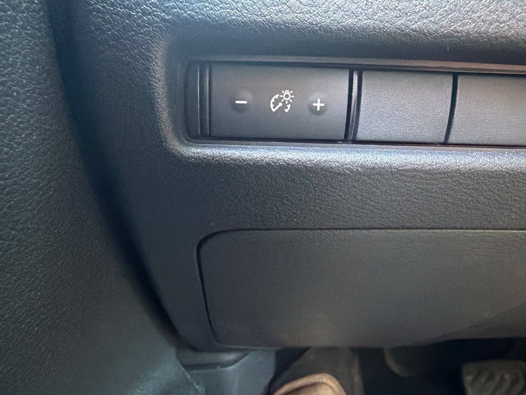 Used 2021 Nissan Rogue S FWD image 14