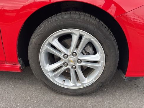 Used 2018 Chevrolet Cruze LT w/ Convenience Package image 10
