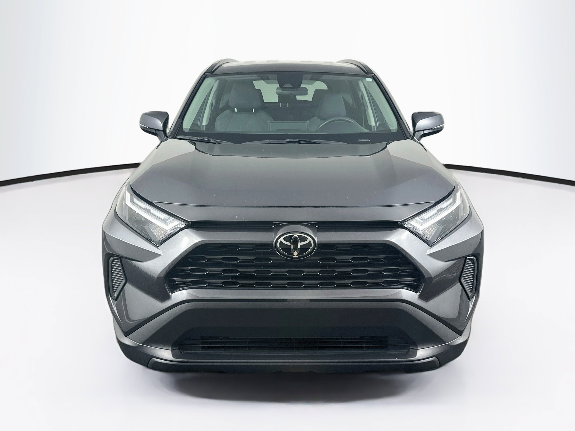 Used 2025 Toyota RAV4 XLE AWD/4WD image 2