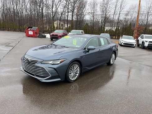 Used 2019 Toyota Avalon Limited w/ Advanced Safety Package image 2