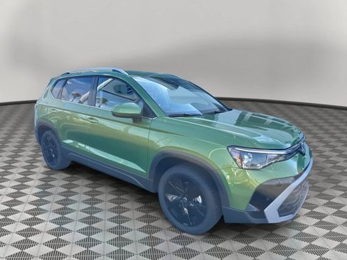 New 2026 Volkswagen Taos SE FWD image 1