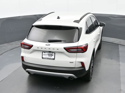 Used 2023 Ford Escape SE image 35