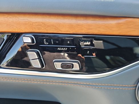 Used 2022 Jeep Grand Wagoneer Series II w/ Convenience Group III AWD/4WD image 31
