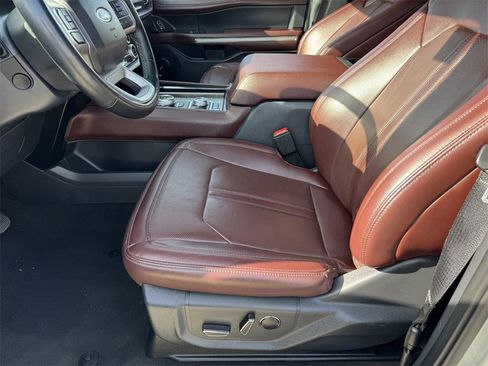 Certified 2024 Ford Expedition Limited image 11