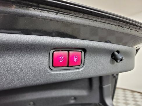 Certified 2022 Mercedes-Benz C 300 4MATIC Sedan image 10