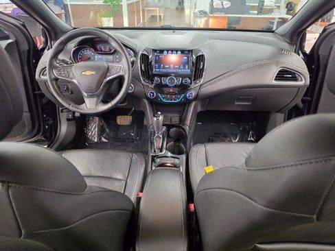 Used 2018 Chevrolet Cruze Premier FWD image 16