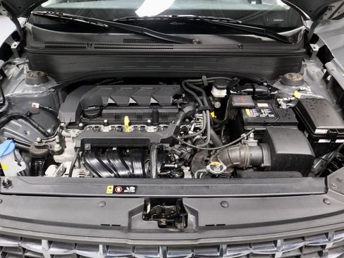 Used 2025 Hyundai Venue SEL FWD image 16