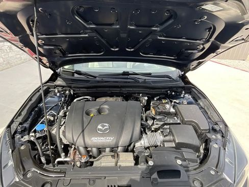 Used 2018 MAZDA MAZDA3 Grand Touring image 45