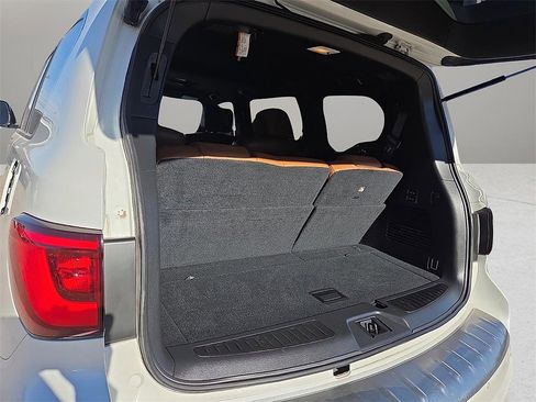 Used 2021 INFINITI QX80 Sensory w/ All-Season Package image 8