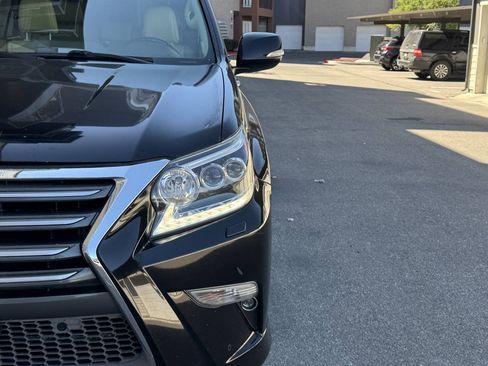 Used 2014 Lexus GX 460 w/ Premium Package AWD/4WD image 10