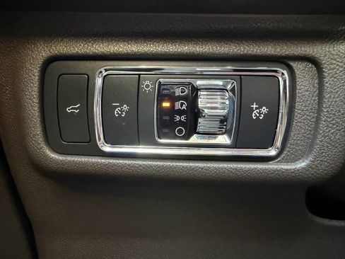 Used 2022 Lincoln Corsair Reserve w/ Elements Package image 25