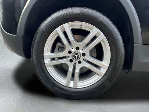 Used 2021 Mercedes-Benz GLA 250 4MATIC w/ Premium Package image 9