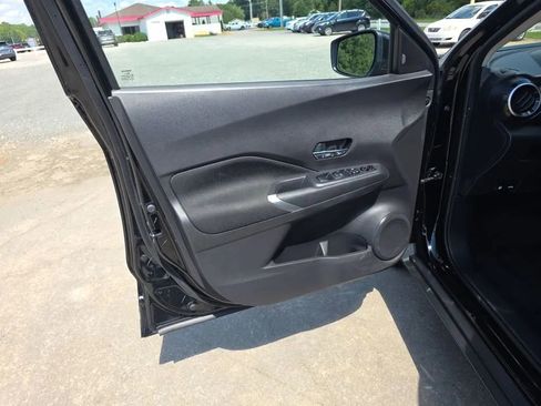 Used 2024 Nissan Kicks SV image 34