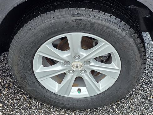 Used 2012 Toyota Highlander SE w/ Tow Pkg FWD image 31