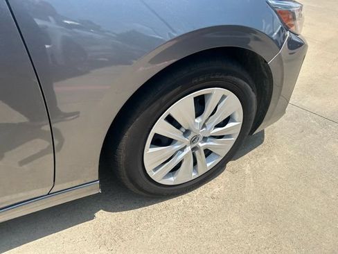 Used 2024 Nissan Sentra S FWD image 13