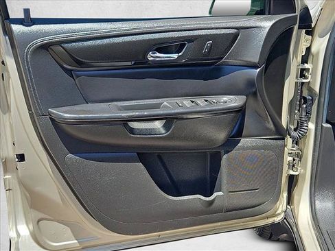 Certified 2016 Chevrolet Traverse LT w/ Style and Technology Package FWD image 11