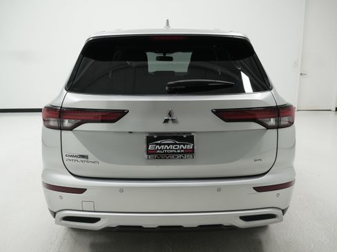 Used 2023 Mitsubishi Outlander SE FWD image 5