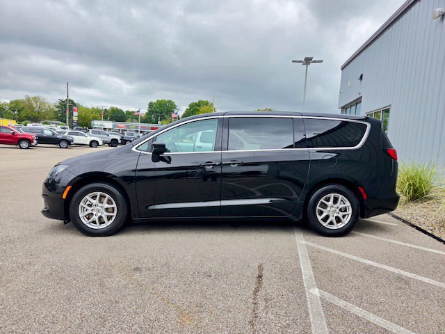 Used 2024 Chrysler Voyager LX FWD image 4