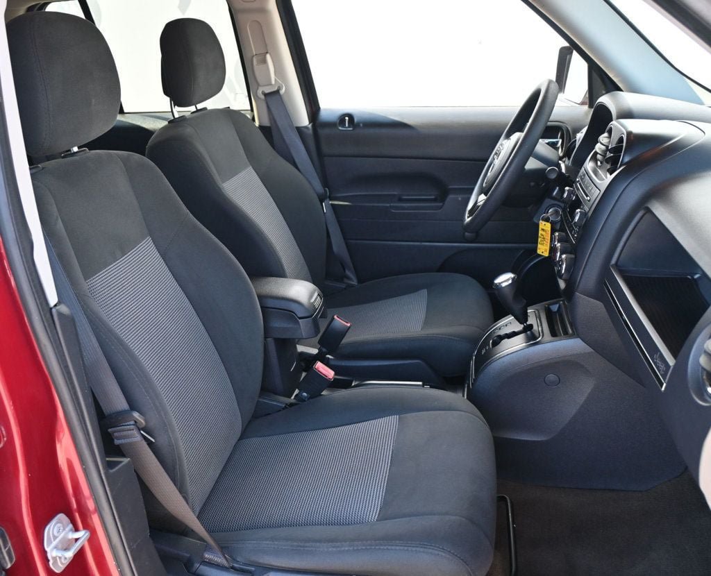 Used 2017 Jeep Patriot Sport FWD image 14