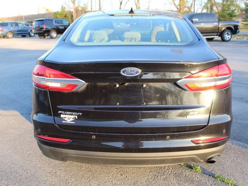 Used 2019 Ford Fusion SE image 5