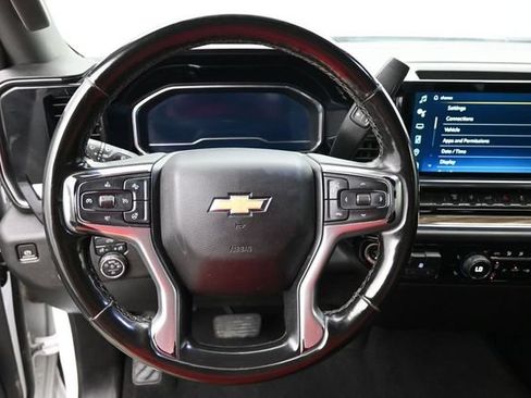 Used 2024 Chevrolet Silverado 2500 LT AWD/4WD image 4