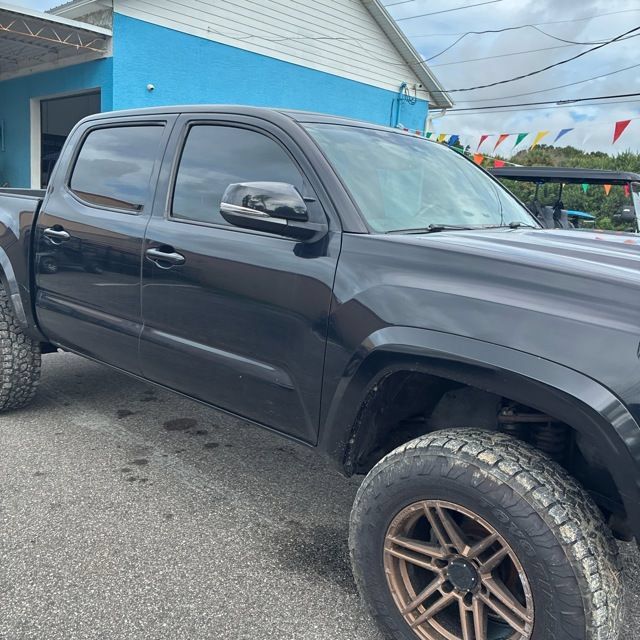 Used 2016 Toyota Tacoma TRD Sport w/ Towing Package AWD/4WD image 4