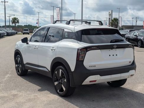 Used 2026 Nissan Kicks SR FWD image 5