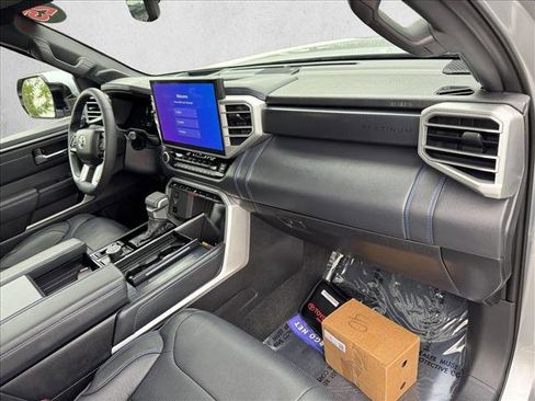 Used 2025 Toyota Sequoia Platinum image 21