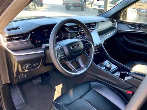 Certified 2024 Jeep Grand Cherokee L Limited w/ Luxury Tech Group II image 16