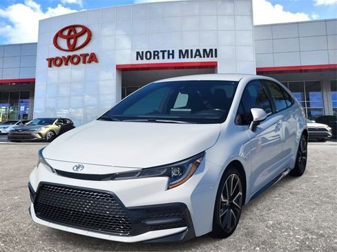 Used 2022 Toyota Corolla SE image 2