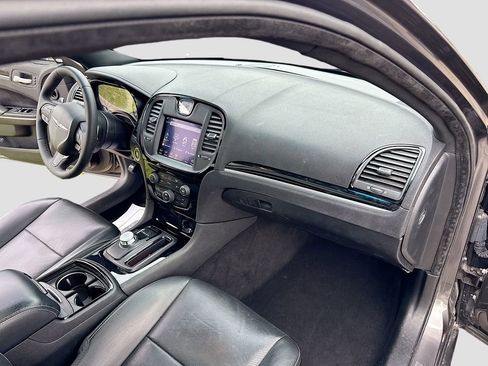 Used 2023 Chrysler 300 S w/ Comfort Group image 9