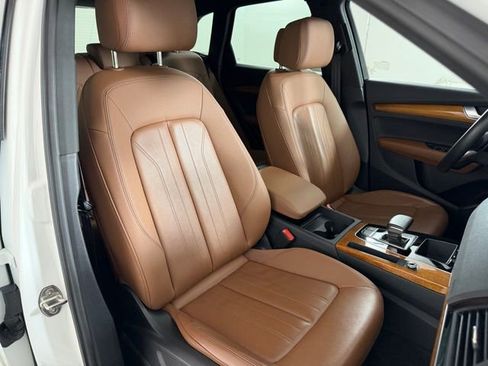 Used 2023 Audi Q5 2.0T Premium w/ Convenience Package image 24