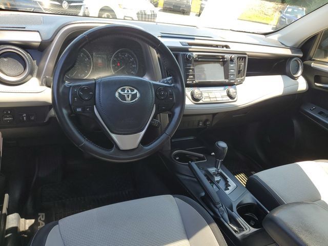 Used 2018 Toyota RAV4 XLE AWD/4WD image 10