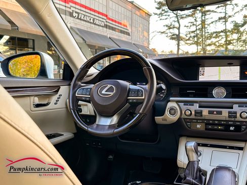 Used 2018 Lexus ES 350 w/ Navigation System Package image 8