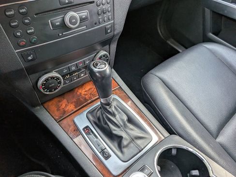 Used 2011 Mercedes-Benz GLK 350 4MATIC image 16