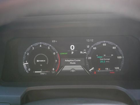 Used 2025 Toyota Tacoma Limited image 31