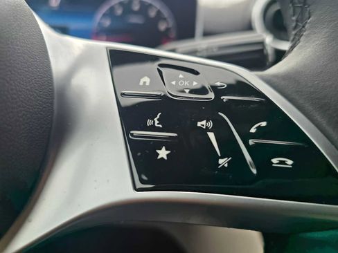 Used 2025 Mercedes-Benz C 300 Sedan image 31