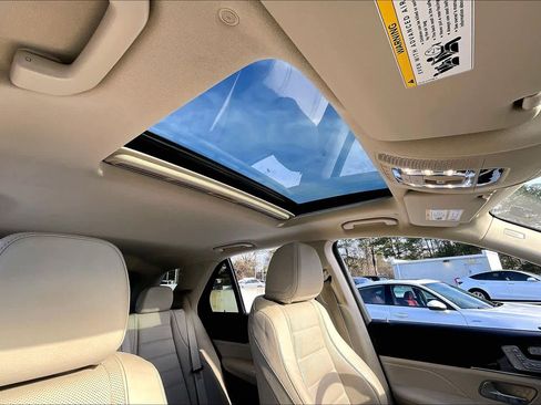 Used 2021 Mercedes-Benz GLE 450 4MATIC image 13