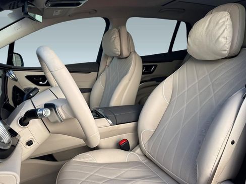 New 2026 Mercedes-Benz EQS 550 4MATIC SUV image 21