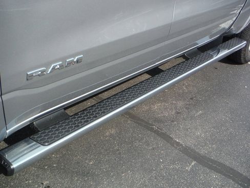 Used 2022 RAM 1500 Laramie AWD/4WD image 8