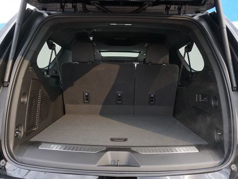 New 2026 Chevrolet Suburban Z71 image 29