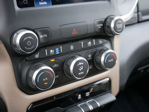 Used 2022 RAM 1500 Laramie AWD/4WD image 20