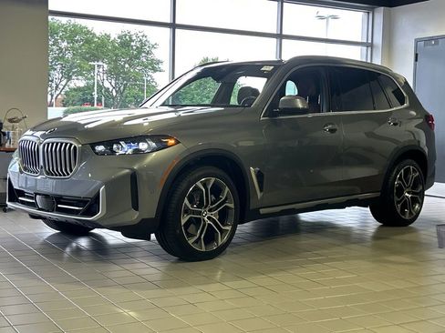 Used 2026 BMW X5 xDrive40i w/ Climate Comfort Package AWD/4WD image 2