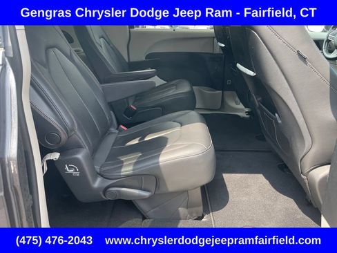 Used 2020 Chrysler Pacifica Touring-L Plus FWD image 24