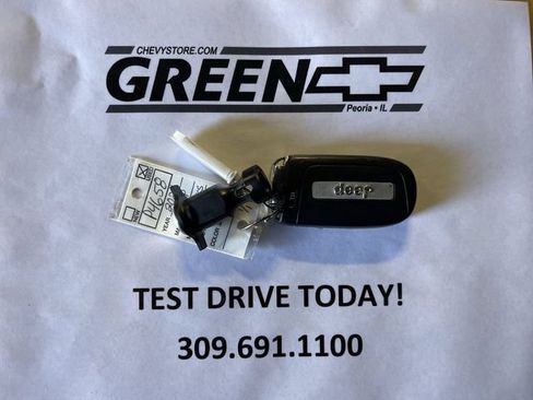 Used 2024 Jeep Compass Latitude AWD/4WD image 24